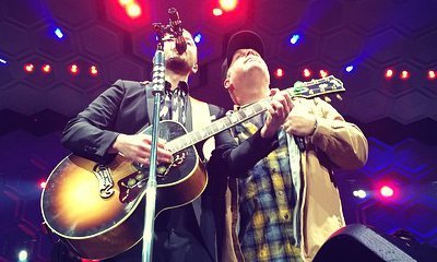 Video: Justin Timberlake Brings Out Garth Brooks Onstage at Nashville Show