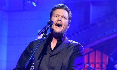 Video: Blake Shelton Performs on 'Saturday Night Live'