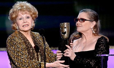 Carrie Fisher Presents Mom Debbie Reynolds With Life Achievement Award at SAG Awards