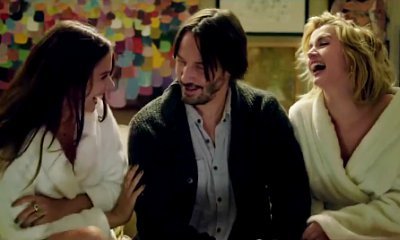 Keanu Reeves Invites Two Women to His Home in 'Knock Knock' Trailer