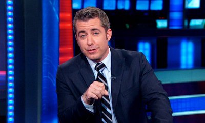 Jason Jones Exits 'The Daily Show'