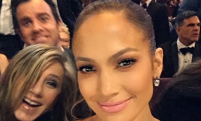 Jennifer Lopez Is Photobombed by Jennifer Aniston and Justin Theroux at Oscars