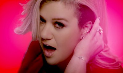 Kelly Clarkson Reveals She Lost Her Voice Afer Giving Birth, Thought Career Was Over