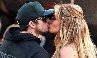Jennifer Lopez Kisses Casper Smart Backstage at 'American Idol' Taping