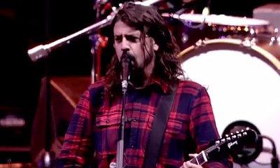 Dave Grohl Is 'Obsessed' With Taylor Swift, Dedicates Songs to Her at Concert