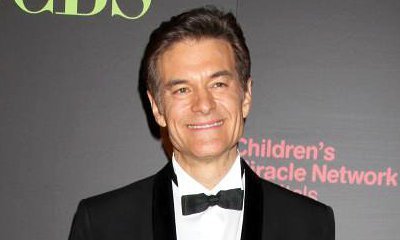 Dr. Mehmet Oz Saves a Collapsed Woman During His Speech at a Florida Mall