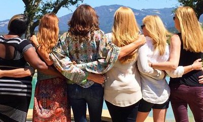 Caitlyn Jenner Shares First Candid Photo of Her Hanging Out With Girlfriends