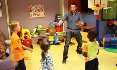 Chris Pratt Teaches Kids at Children's Hospital How to Train Raptors