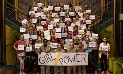 Melissa McCarthy Shows Off 'Girl Power' in 'Ghostbusters' Set Photo