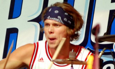5 Seconds of Summer's Ashton Irwin Chips Tooth While Drumming Mid-Concert