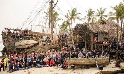 Pirates Of The Caribbean 5 Cast And Crew Gather In New Set Photo Pirates Of The Caribbean 5 Cast And Crew Gather In New Set Photo