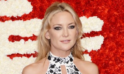 Kate Hudson Spotted Kissing Mystery Man in NYC