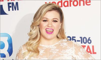 Kelly Clarkson Reveals She's Expecting Baby Boy