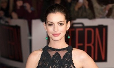 Anne Hathaway Expecting Her First Child, Showing Her Baby Bump