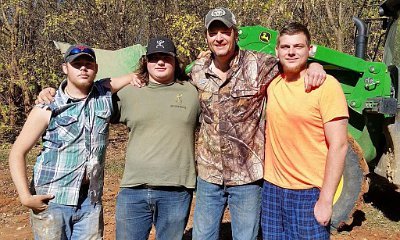 'Hero' Blake Shelton Rescued Men From Mud Hole