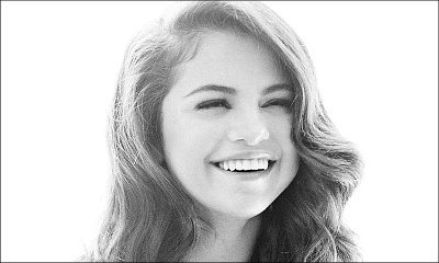Selena Gomez Secretly Stalking Her Fans