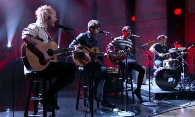 5 Seconds of Summer Plays Acoustic Version of 'Hey Everybody!' on 'CONAN'