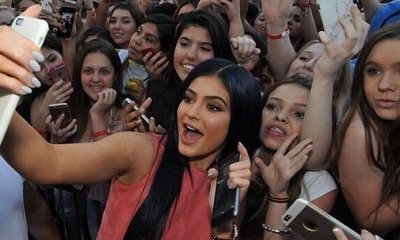 Kylie Jenner Rocks Navy Hair After Moaning About Her Damaged Tresses