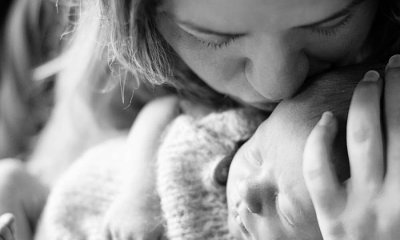 Kelly Clarkson Shares Adorable First Pic of Newborn Son!
