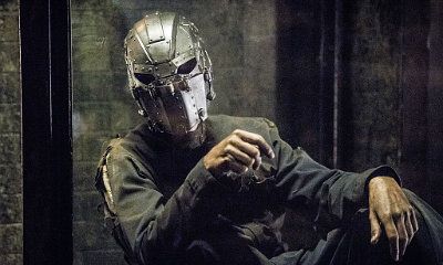 'The Flash' Season 2 Finale: The Man in the Iron Mask Reveal Brings in Another Speedster