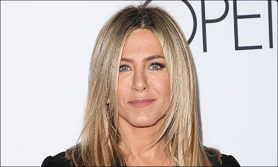 Jennifer Aniston Flashes Nipples in White Tank Top. See the Racy Pic!