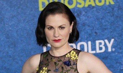 Anna Paquin Lashes Out at Paparazzi for Taking Pictures of Her Children