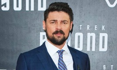Karl Urban Debuts His 'Thor: Ragnarok' Look. See His Newly Shaved Head
