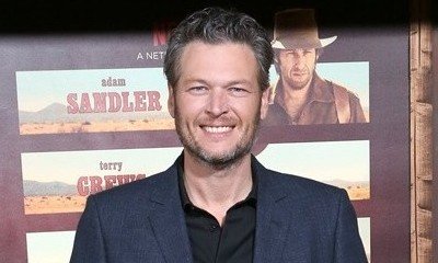 Blake Shelton Apologizes After Past Homophobic, Racist and Sexist Tweets Resurfaced