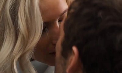 Jennifer Lawrence Cozies Up to Chris Pratt in Space in First 'Passengers' Footage