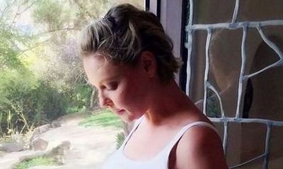 Pic: Katherine Heigl Bares Her Baby Bump