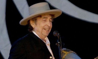 Bob Dylan Called 'Arrogant' for Ignoring Nobel Prize Win