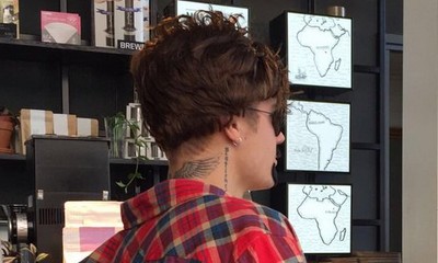 Justin Bieber Sports Ridiculous Disguise While Going Incognito in Amsterdam. See the Pics!
