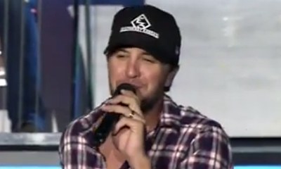 Luke Bryan Performs With Broken Clavicle in Tennessee Hours After Accident