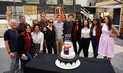 See Photos Of Pretty Little Liars Stars On Last Day Of Filming