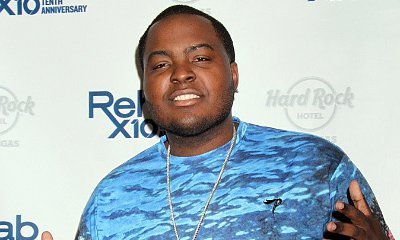 Watch Sean Kingston Hit a Fan With Microphone During Performance