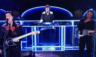 Video: The xx Performs on 'Saturday Night Live'