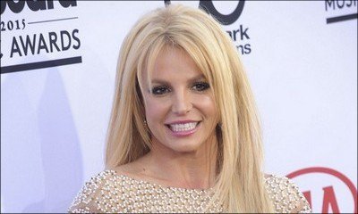 Britney Spears Gets Surprise Birthday Cake on Stage at 2016 Jingle Ball