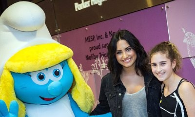 Demi Lovato Surprises Patients at L.A. Children's Hospital With 'Smurfs: The Lost Village'