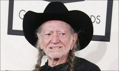 Is He Dying? Willie Nelson Is Reportedly Having Breathing Issues