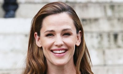 Jennifer Garner Gets Flirty With Her Bodyguard. Getting Revenge on Ben Affleck?