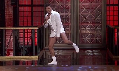 Ricky Martin Goes Pantless to Recreate 'Risky Business' Scene in 'Lip Sync Battle' Preview