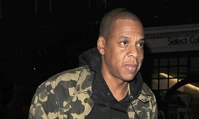 Publicly Cheating? Jay-Z Is Spotted on Dinner Date With Mystery Woman