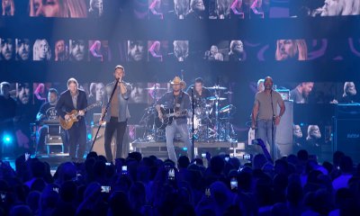 CMT Music Awards 2017: Jason Aldean Leads Gregg Allman Tribute as Opening Performance