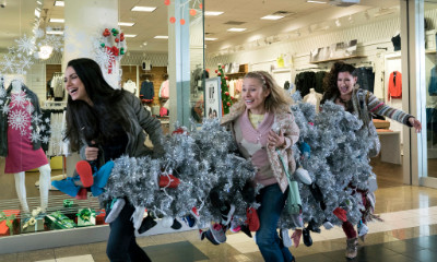 Mila Kunis and Kristen Bell Boozing and Whining in 'Bad Moms Christmas' Red Band Teaser Trailer
