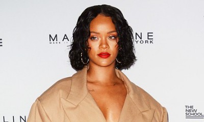 Rihanna Caught Making Out With Mystery Man in Spain