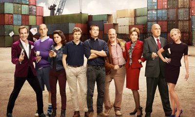 Jason Bateman Shares 'Arrested Development' Season 5 Set Photo: 'The Bluths Move Back In'