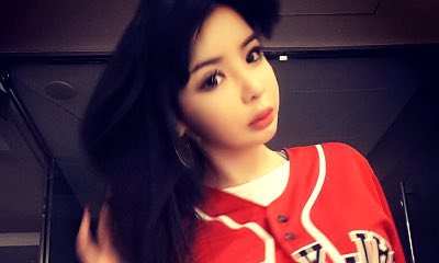This Is What Park Bom Says When a Fan Asks Her to Show Her Nipples