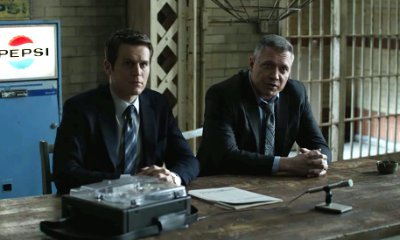 Jonathan Groff Meets Coed Killer in New 'Mindhunter' Trailer