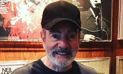 Neil Diamond Announces Retirement From Touring Due to Parkinson's Disease Diagnosis