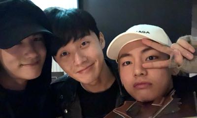 Park Hyung Sik and BTS' V Show Bromance With Park Seo Joon Backstage at Golden Disc Awards